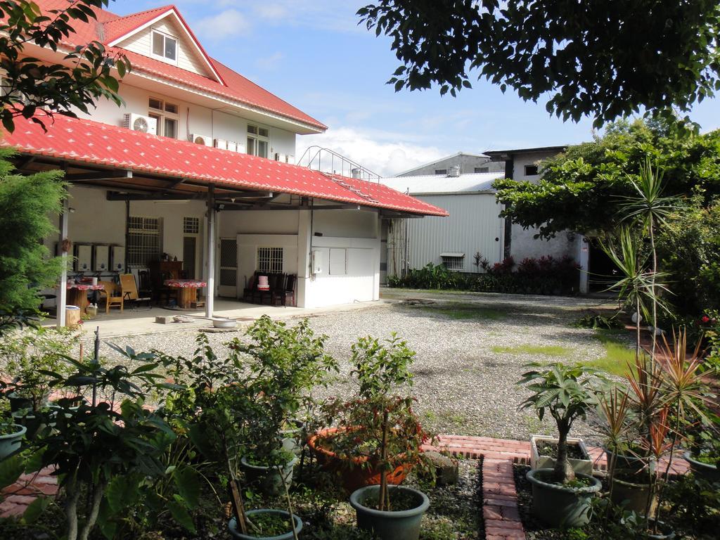 Golden Flower Homestay Yuli Exterior foto